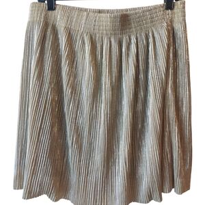 Elegant Gold Pleated Skirt